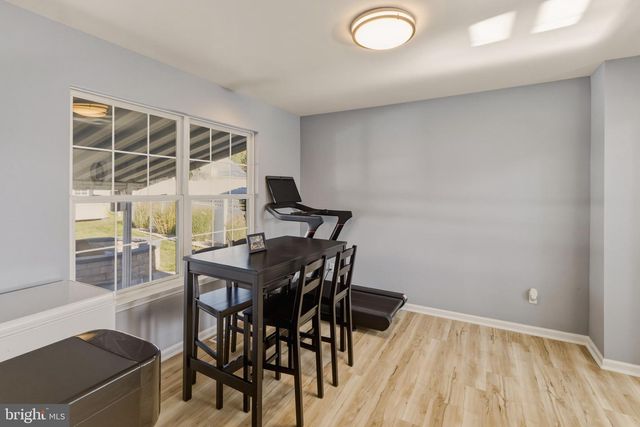 6 LEXINGTON PARK RD, Sicklerville, NJ 08081