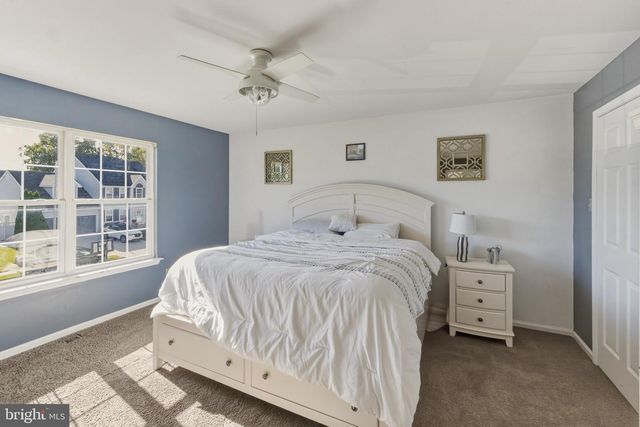 6 LEXINGTON PARK RD, Sicklerville, NJ 08081