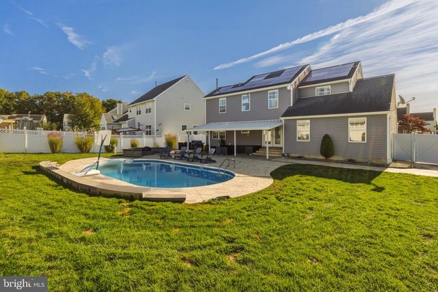 6 LEXINGTON PARK RD, Sicklerville, NJ 08081