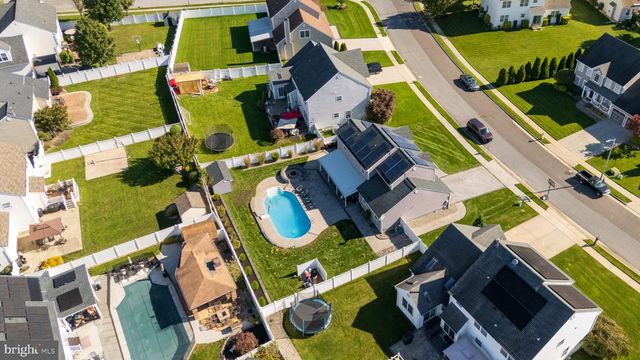 6 LEXINGTON PARK RD, Sicklerville, NJ 08081