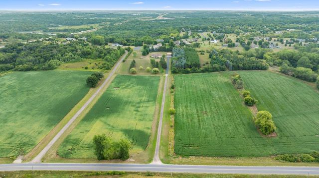 671 Kinney Road, Hudson, WI 54016