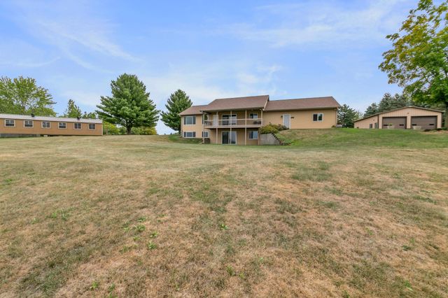 671 Kinney Road, Hudson, WI 54016