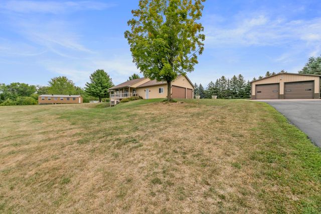 671 Kinney Road, Hudson, WI 54016