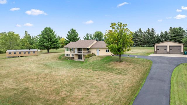671 Kinney Road, Hudson, WI 54016