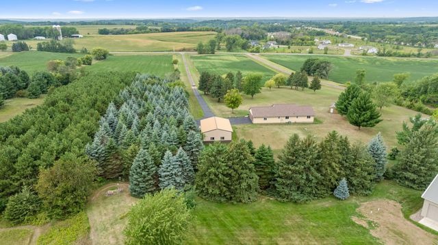 671 Kinney Road, Hudson, WI 54016