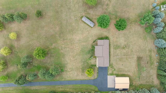 671 Kinney Road, Hudson, WI 54016