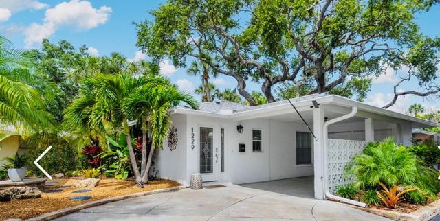 1229 MOONMIST CIRCLE P6, Sarasota, FL 34242