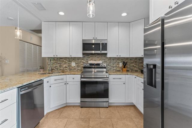 1229 MOONMIST CIRCLE P6, Sarasota, FL 34242