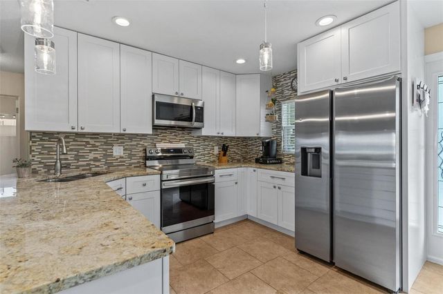 1229 MOONMIST CIRCLE P6, Sarasota, FL 34242