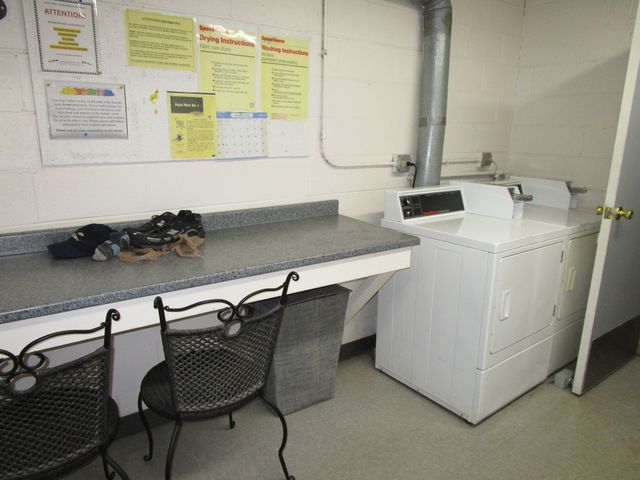 1301 S Finley Road 417, Lombard, IL 60148