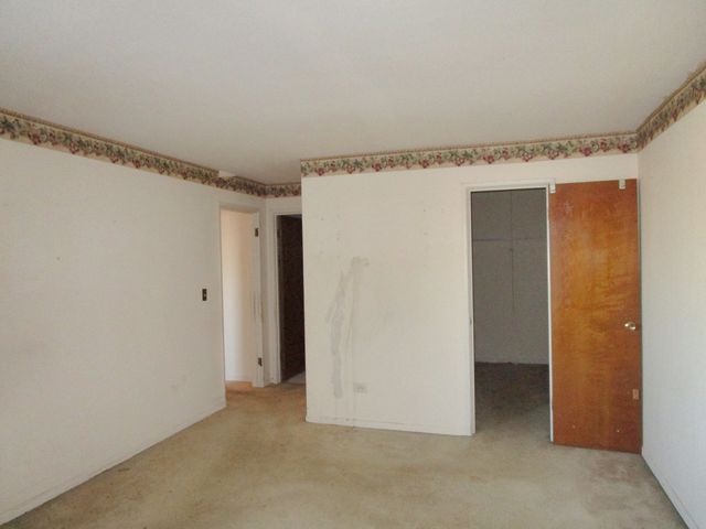 1301 S Finley Road 417, Lombard, IL 60148