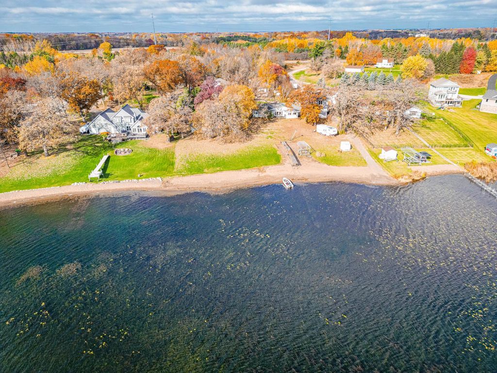9225 Lake Boulevard, Chisago City, MN 55013 — exterior