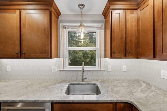 36 Constance Street, Merrimack, NH 03054