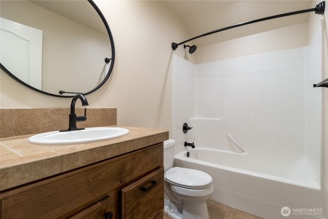 711 SE Pheasant Run, College Place, WA 99324