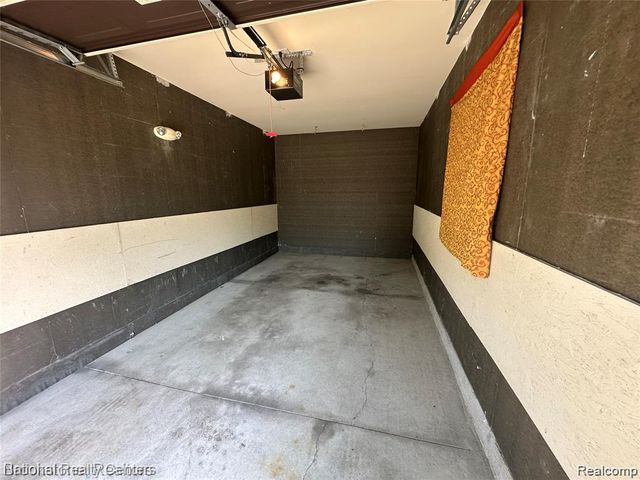 14301 Pinehurst Lane, Grand Blanc, MI 48439