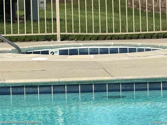 14301 Pinehurst Lane, Grand Blanc, MI 48439
