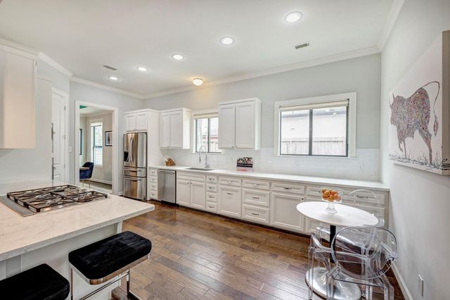 224 W 30th Street, Houston, TX 77018