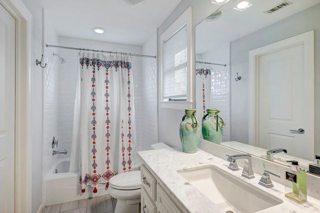 224 W 30th Street, Houston, TX 77018