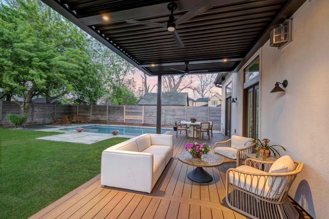 224 W 30th Street, Houston, TX 77018