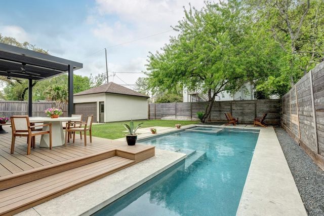 224 W 30th Street, Houston, TX 77018