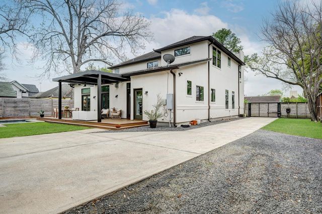 224 W 30th Street, Houston, TX 77018