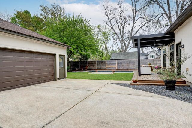 224 W 30th Street, Houston, TX 77018