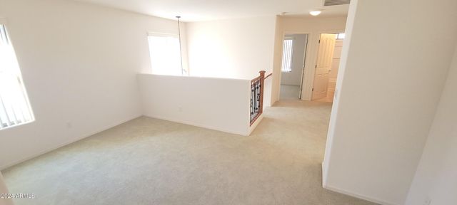 1832 S FALCON Drive, Gilbert, AZ 85295