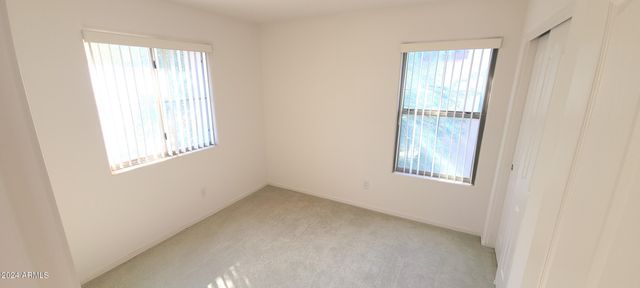 1832 S FALCON Drive, Gilbert, AZ 85295