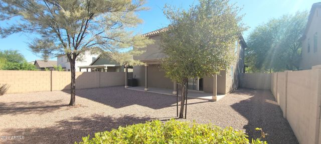 1832 S FALCON Drive, Gilbert, AZ 85295