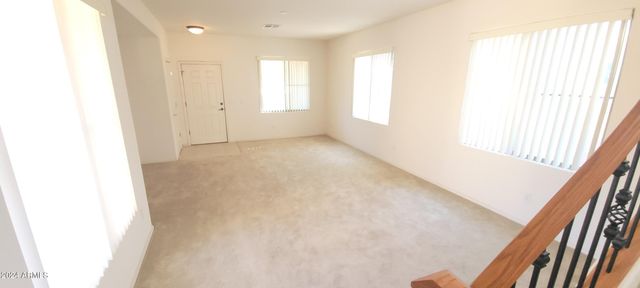 1832 S FALCON Drive, Gilbert, AZ 85295