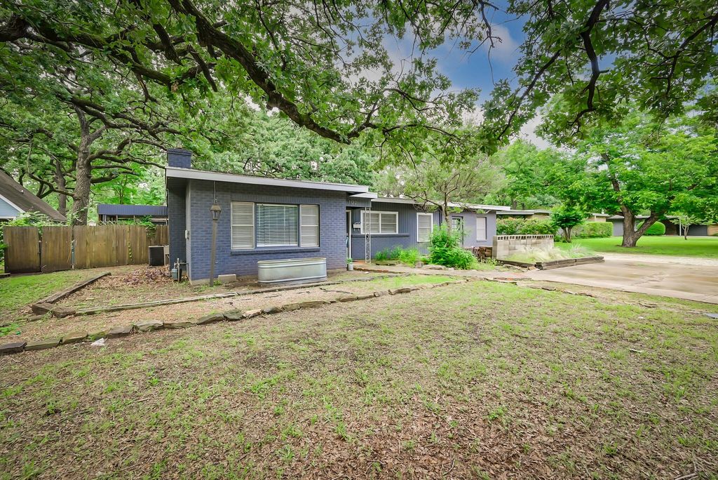 1122 W Park Row Drive, Arlington, TX 76013 — photo 2