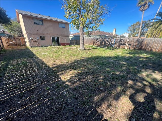 2322 Vialoux Dr, Corpus Christi, TX 78418