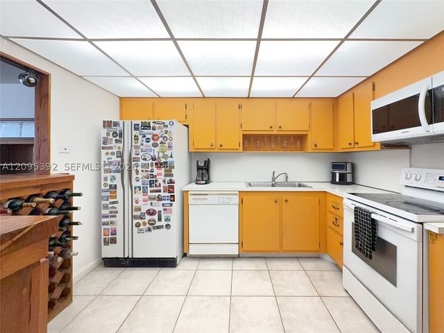 1865 Brickell Ave A1503, Miami, FL 33129