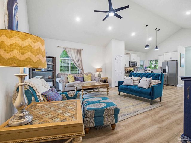 5821 Creek Station Dr, Pensacola, FL 32504