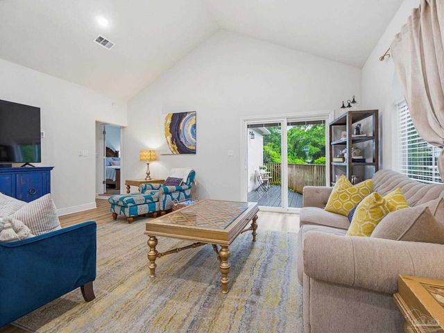 5821 Creek Station Dr, Pensacola, FL 32504