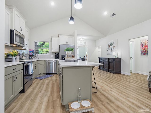 5821 Creek Station Dr, Pensacola, FL 32504