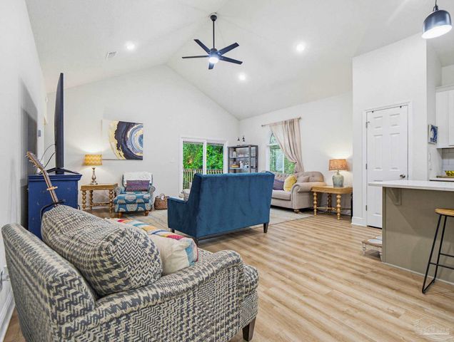 5821 Creek Station Dr, Pensacola, FL 32504