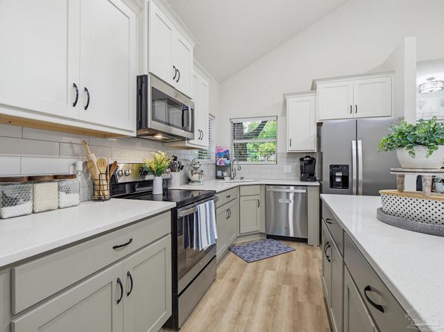 5821 Creek Station Dr, Pensacola, FL 32504
