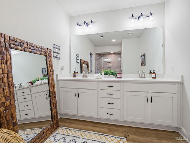 5821 Creek Station Dr, Pensacola, FL 32504