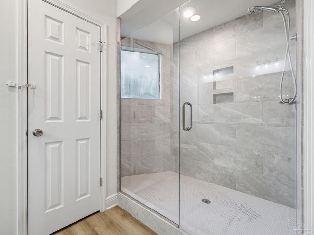 5821 Creek Station Dr, Pensacola, FL 32504