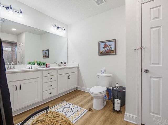 5821 Creek Station Dr, Pensacola, FL 32504
