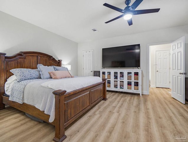 5821 Creek Station Dr, Pensacola, FL 32504