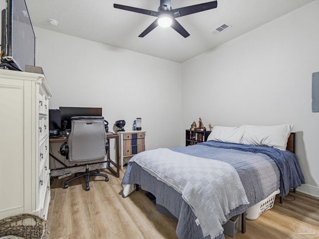5821 Creek Station Dr, Pensacola, FL 32504