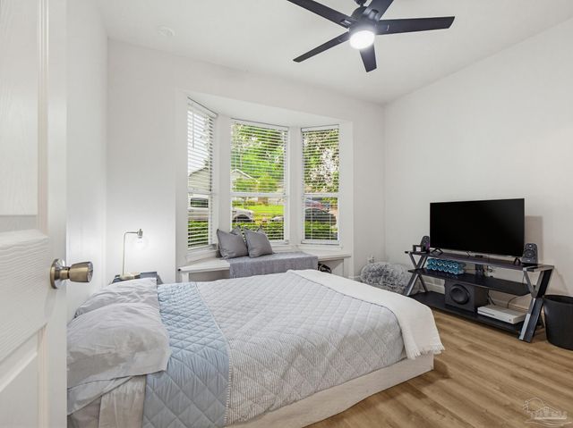 5821 Creek Station Dr, Pensacola, FL 32504