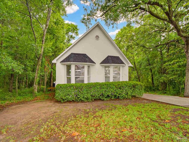 5821 Creek Station Dr, Pensacola, FL 32504