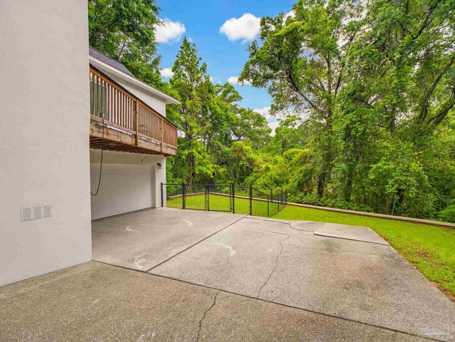5821 Creek Station Dr, Pensacola, FL 32504