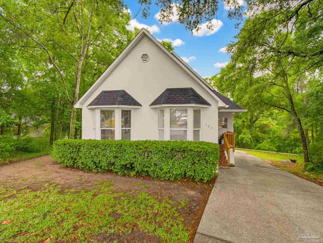 5821 Creek Station Dr, Pensacola, FL 32504