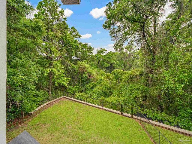 5821 Creek Station Dr, Pensacola, FL 32504