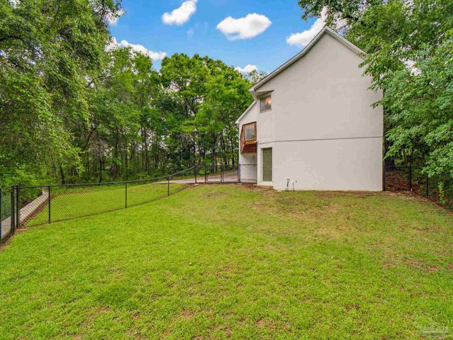 5821 Creek Station Dr, Pensacola, FL 32504