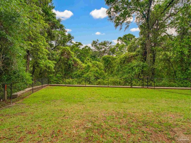 5821 Creek Station Dr, Pensacola, FL 32504